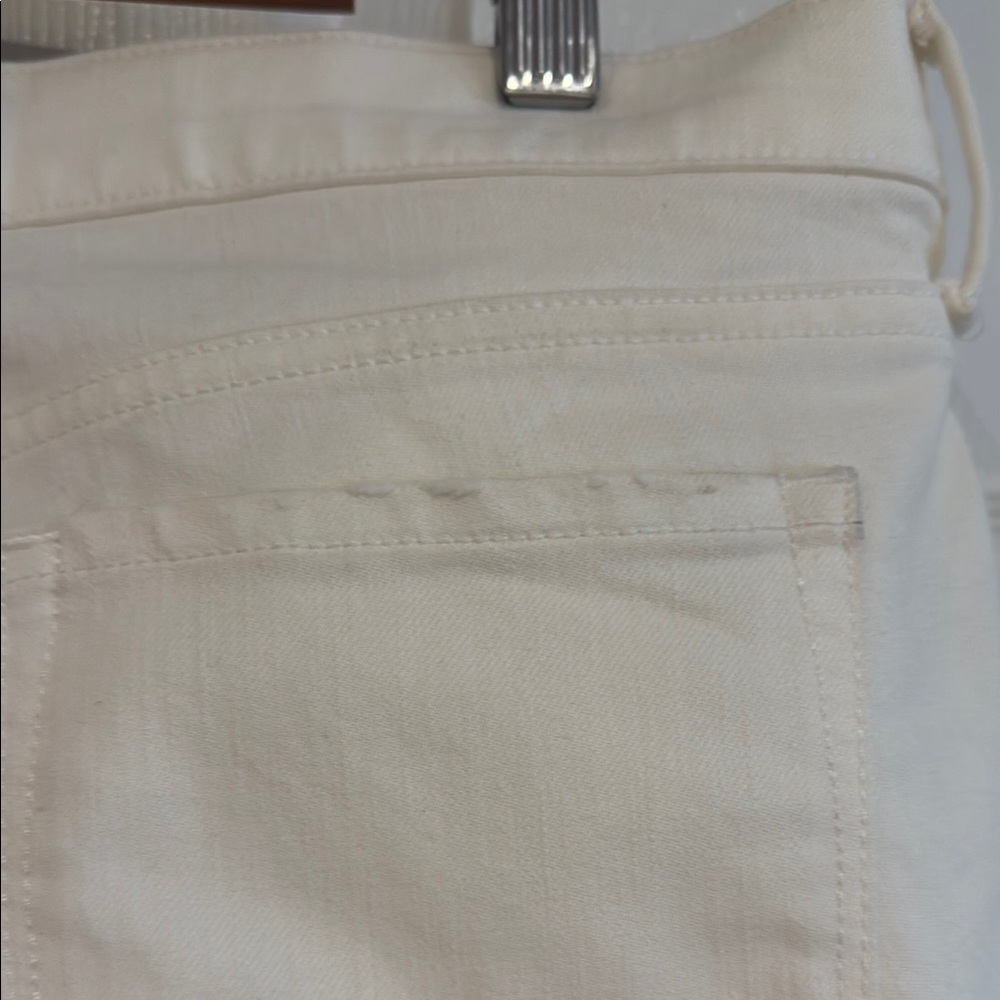 Banana Republic Women's white Jeans size 26 girlfriend fit - Picture 6 of 10